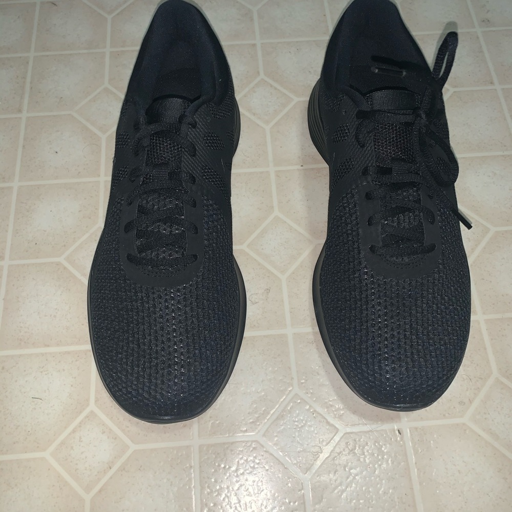 Men’s Nike shoes